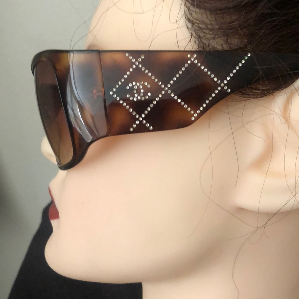 Chanel sparkle shades brown like-new case included - Picture 4 of 16